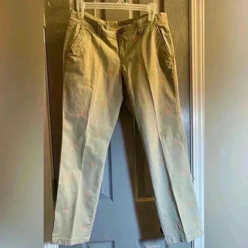 Old Navy khaki low rise pants with lobsters embroidered size 6 Regular EUC